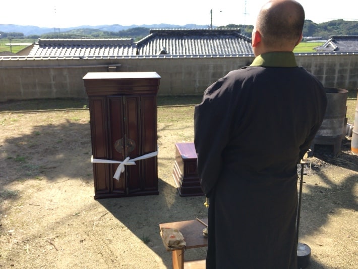 墓じまい・英題供養中の様子